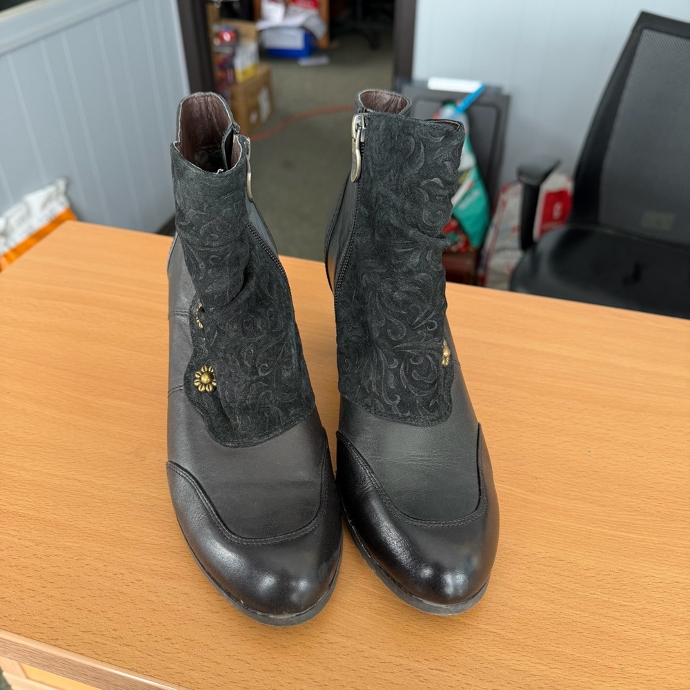 L’Artiste Boho Victorian Artsy Leather Ankle Boots - Picture 2 of 7